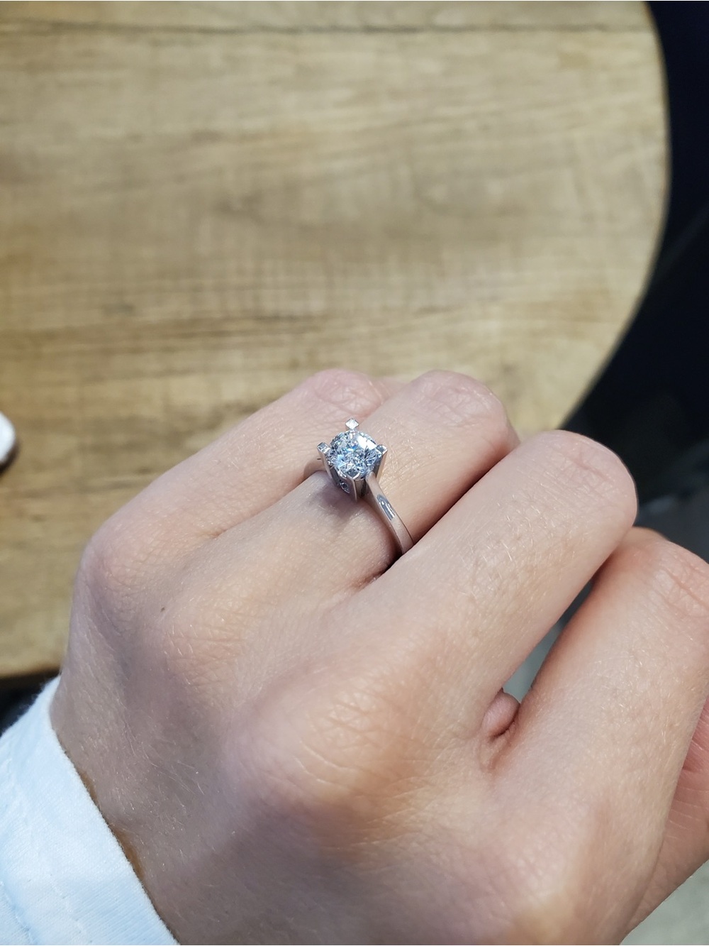 Classic 18K White Gold Solitaire Engagement Ring with Clear Stone